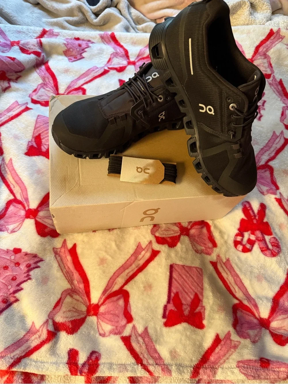 On clouds men’s waterproof shoes